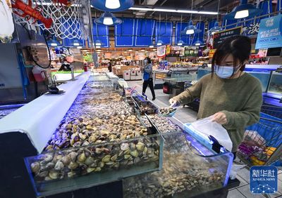 上海 防范區(qū)內(nèi)逐漸恢復的“煙火氣”與農(nóng)產(chǎn)品供應